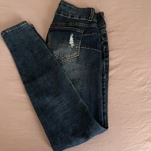 S.O.N.G. Curvy High-Rise Skinny